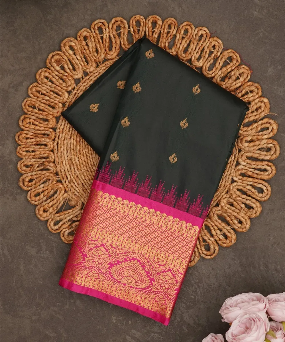 Kira Handlooms