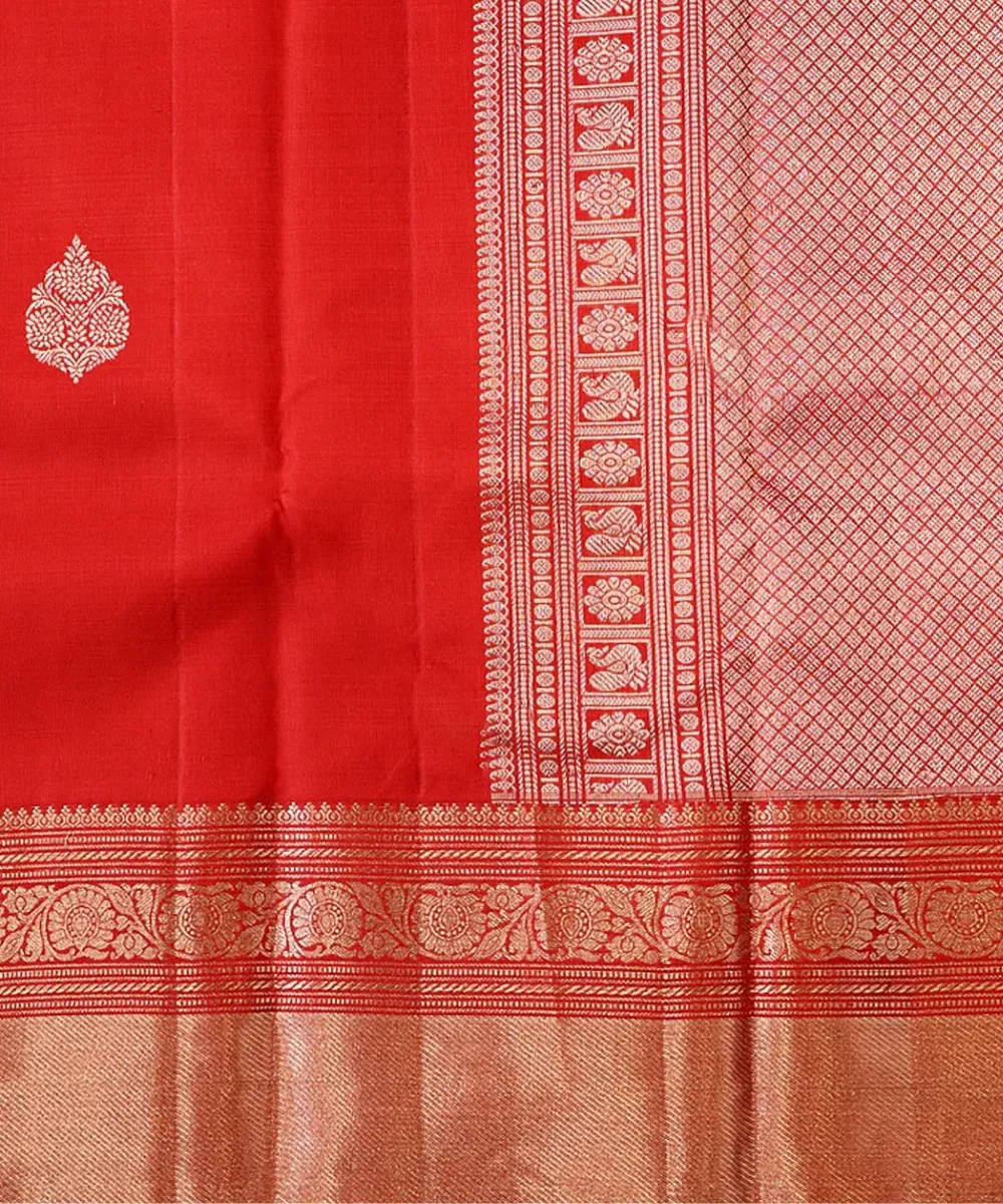 Kira Handlooms