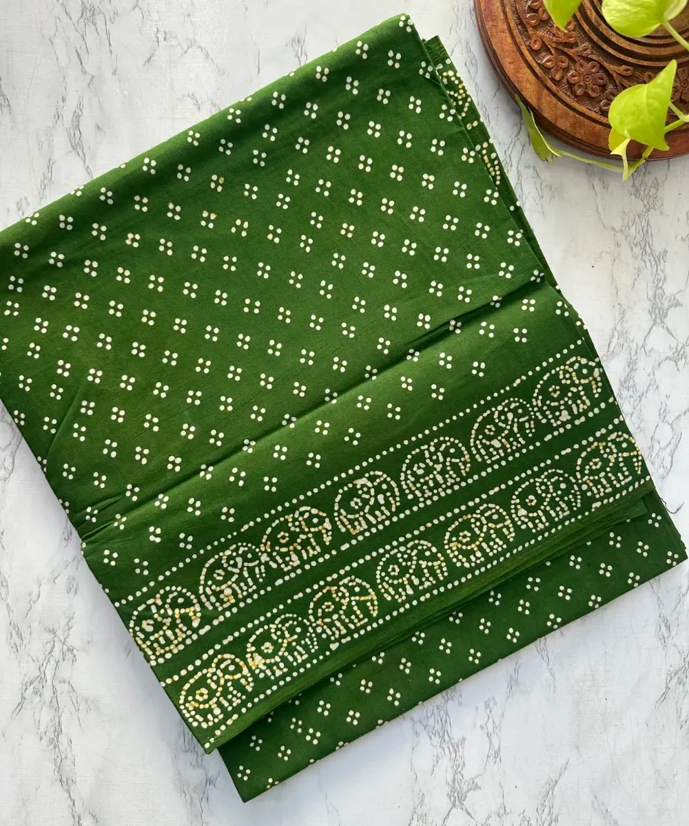 Green Sungudi Cotton Saree – Kira Handlooms